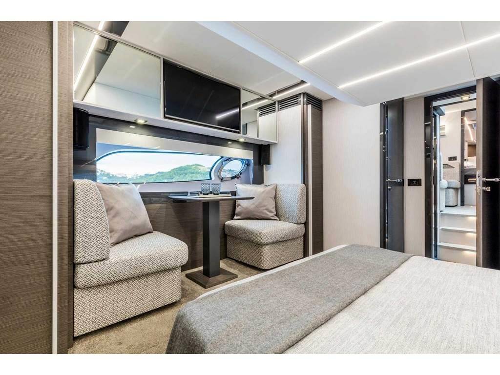 Pershing 5x