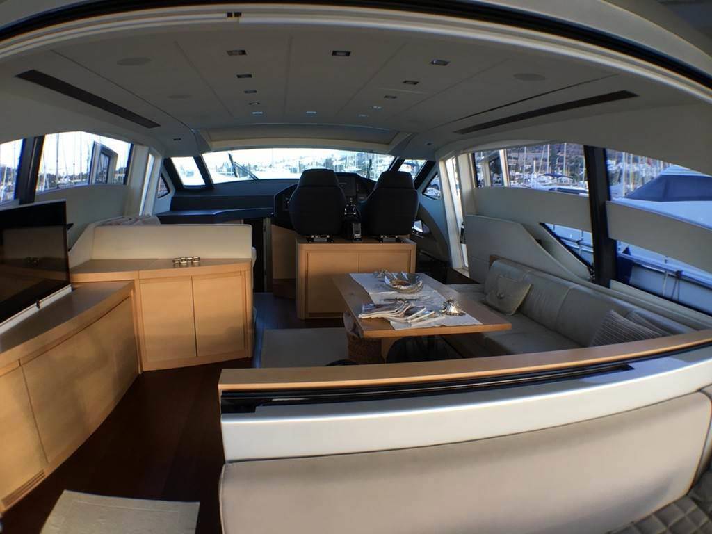 Pershing 72
