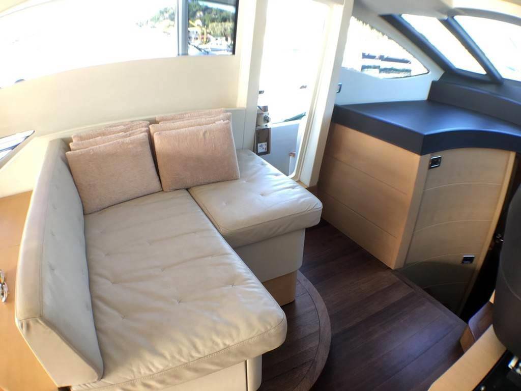 Pershing 72