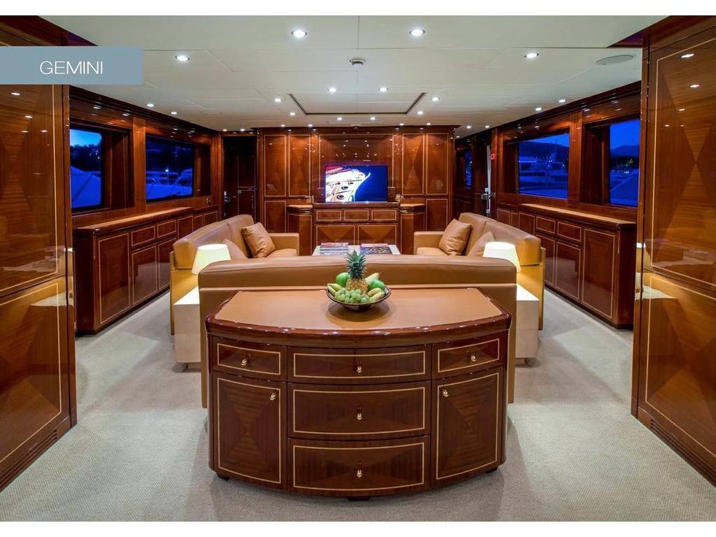 Isa yachts 120