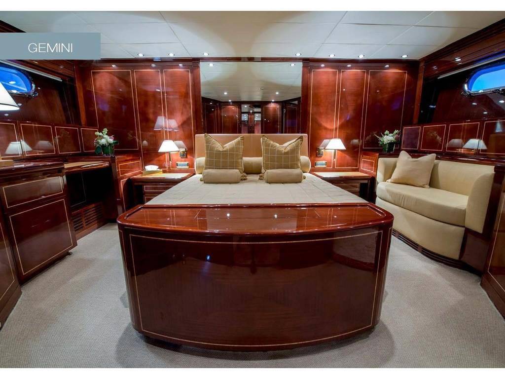 Isa yachts 120