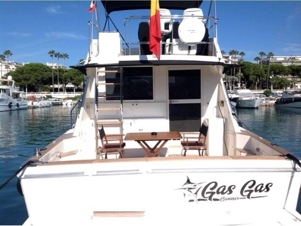 Riviera 48 flybridge