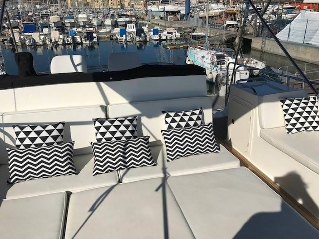 Riviera 48 flybridge