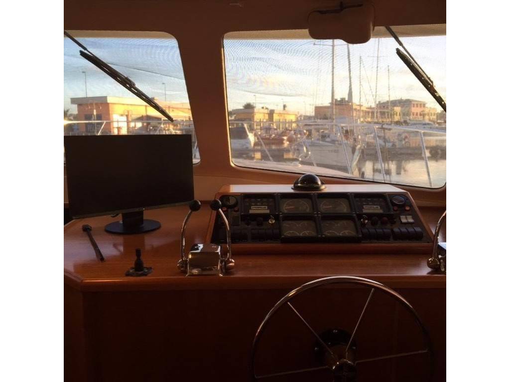Riviera 48 flybridge
