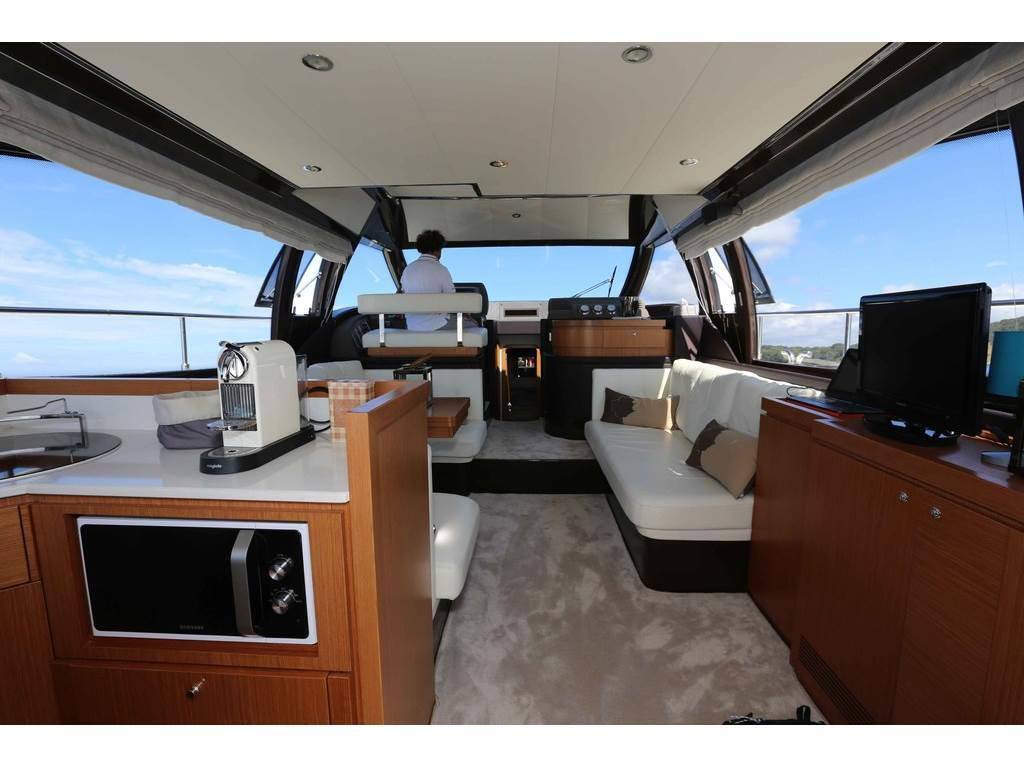 Ferretti yachts 500