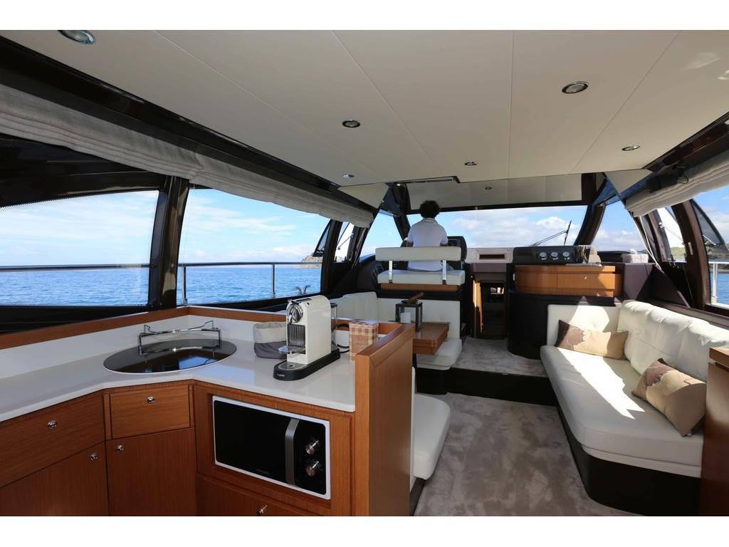 Ferretti yachts 500