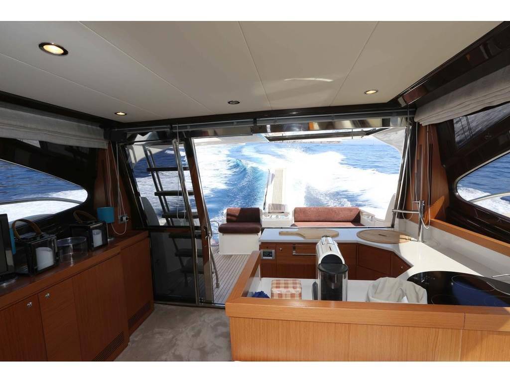 Ferretti yachts 500