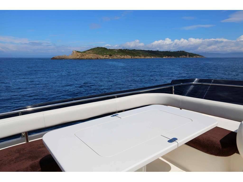 Ferretti yachts 500