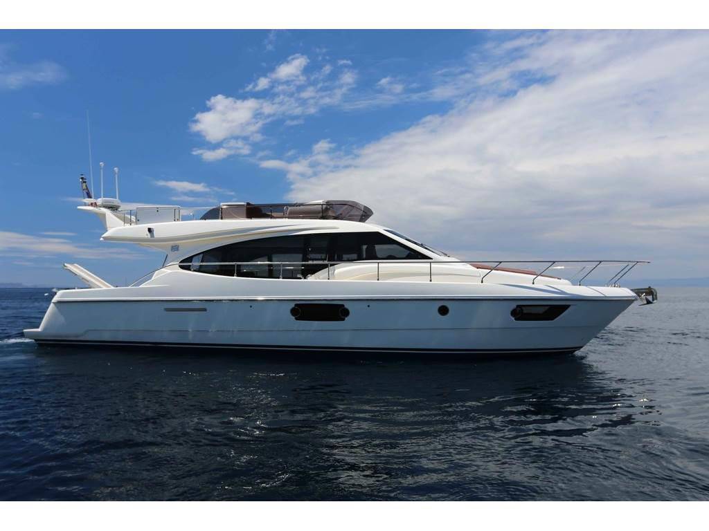 Ferretti yachts 500