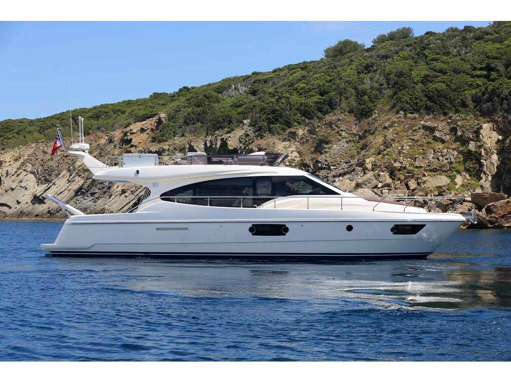 Ferretti yachts 500