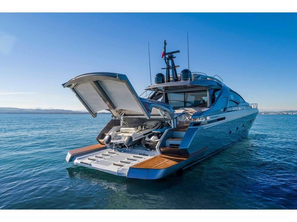 Pershing 8x