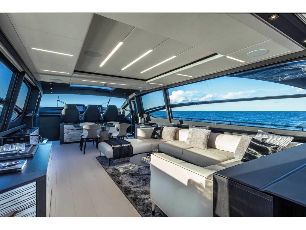 Pershing 8x