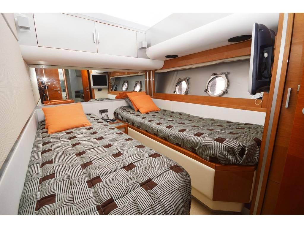 Dominator 62 s