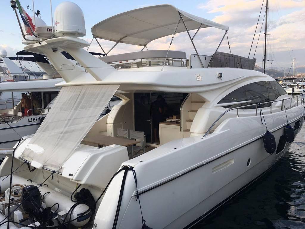Ferretti yachts 620