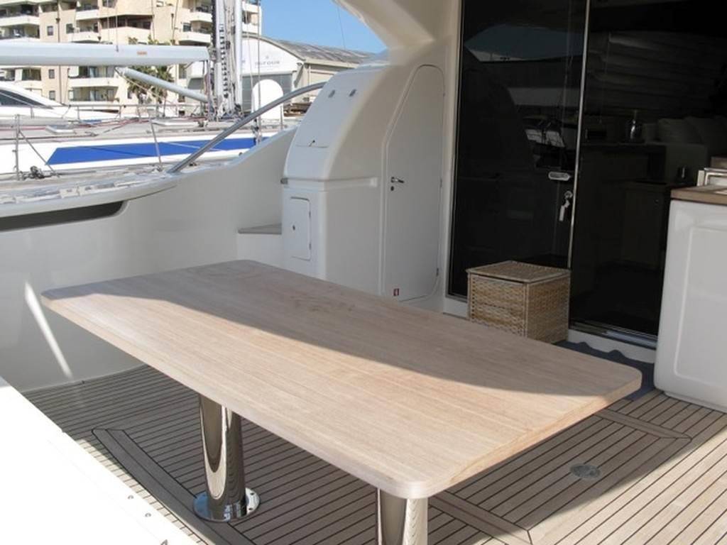 Ferretti yachts 620