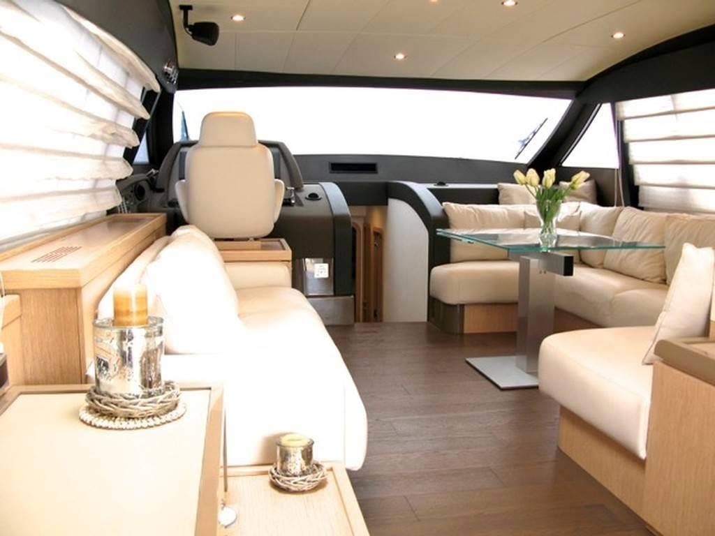 Ferretti yachts 620
