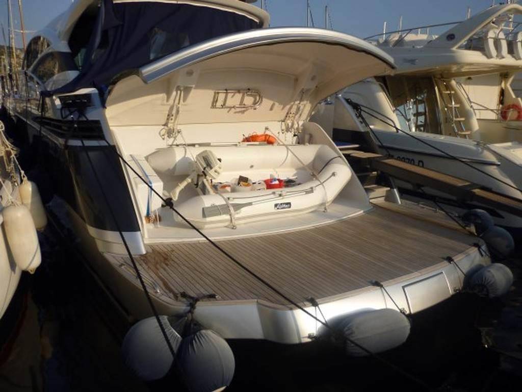 Pershing 62