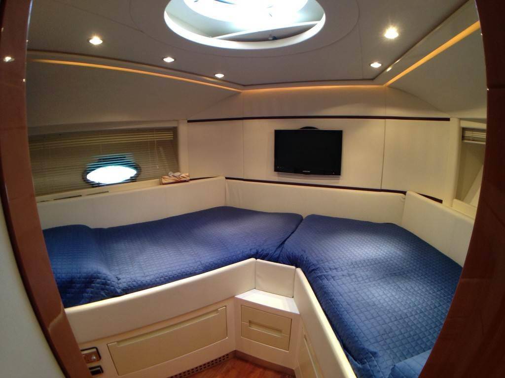 Pershing 62