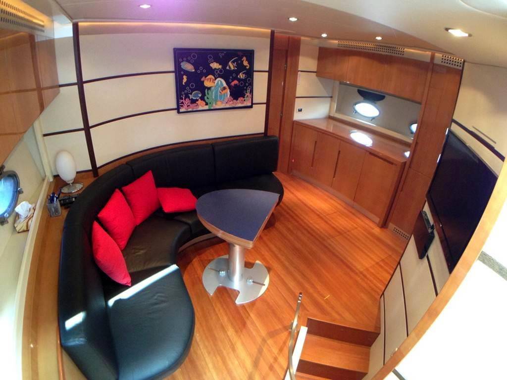 Pershing 62