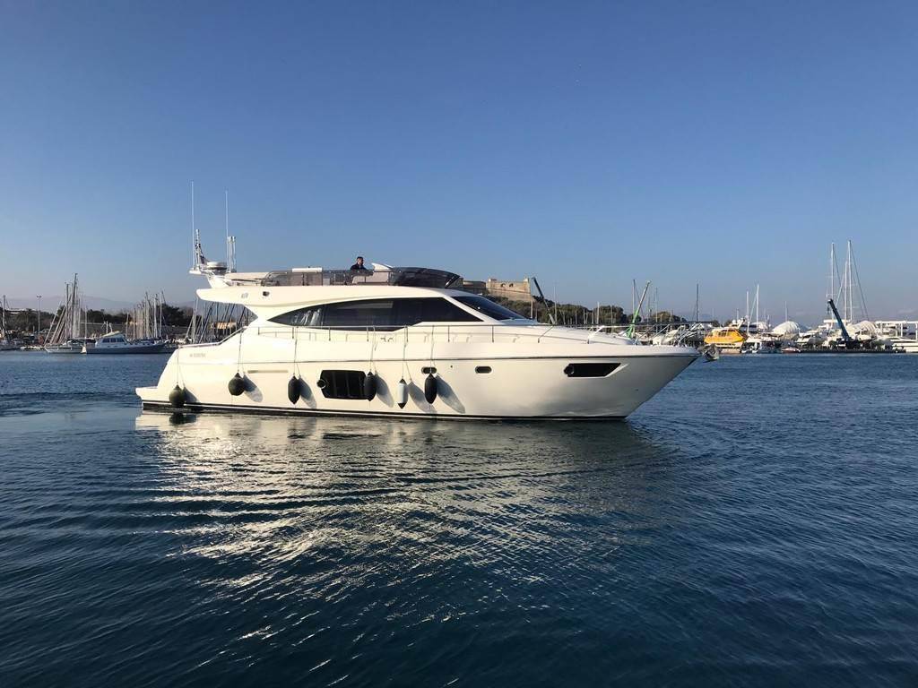 Ferretti yachts 530