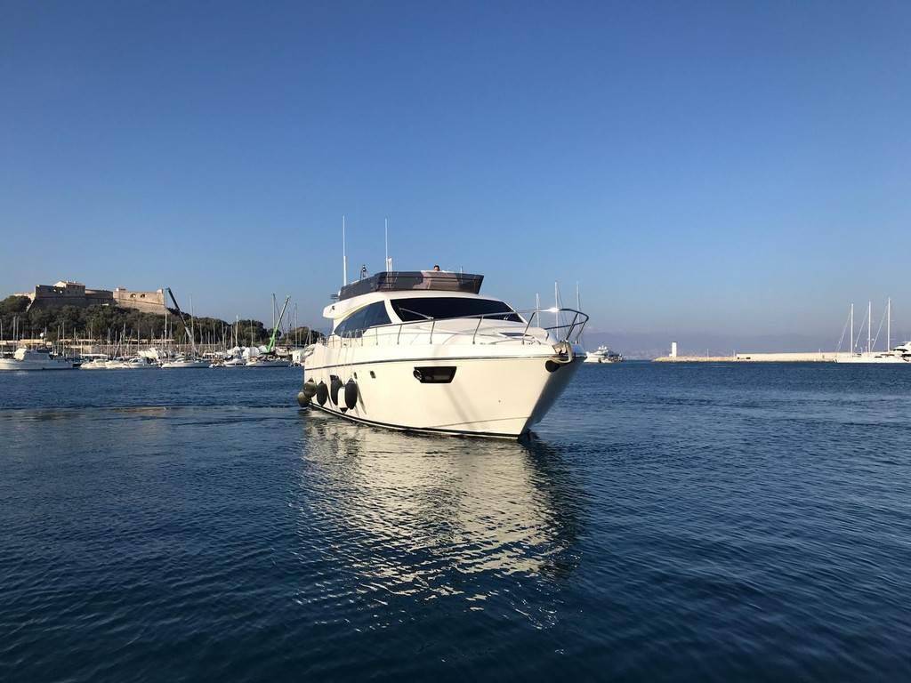 Ferretti yachts 530