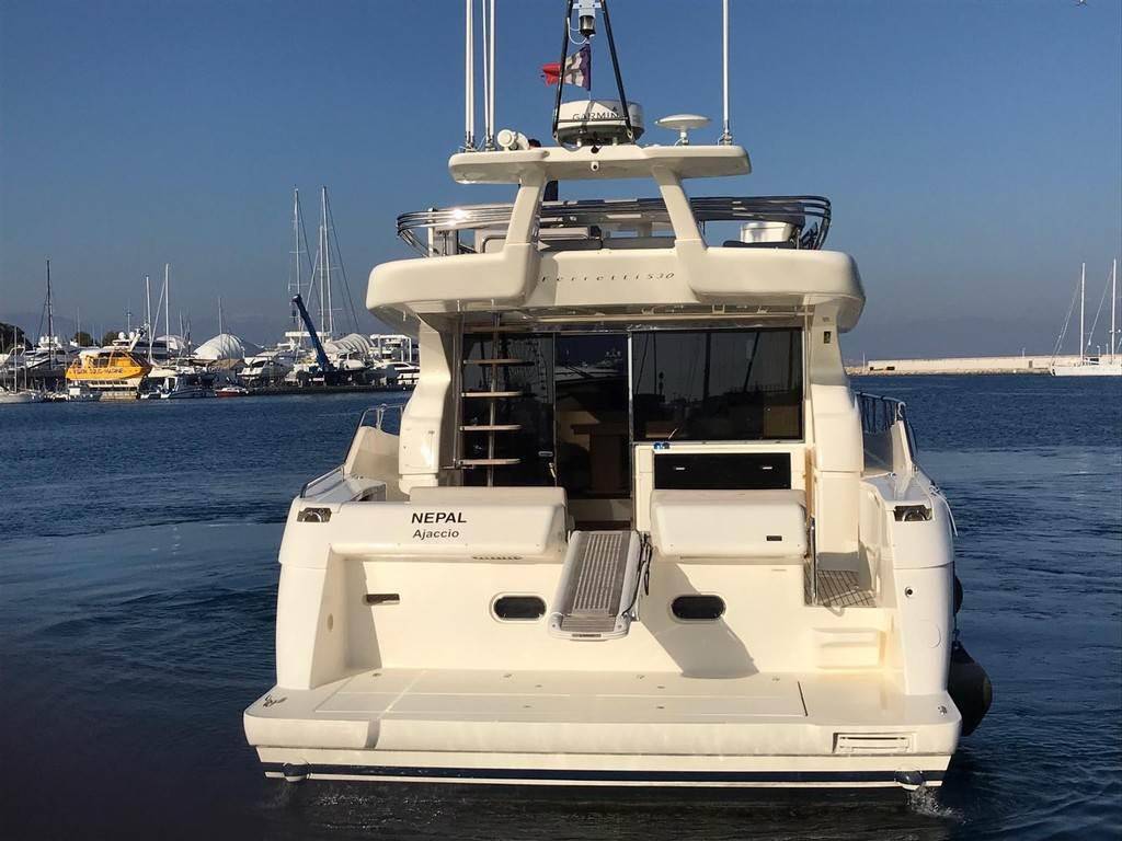 Ferretti yachts 530
