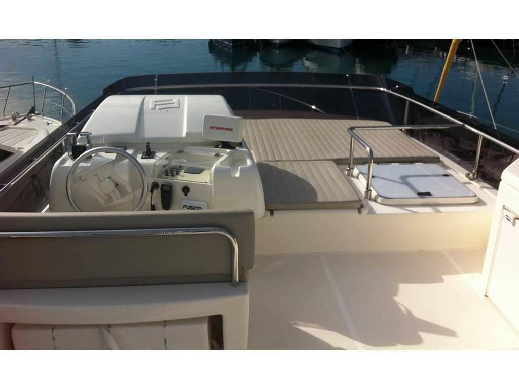 Ferretti yachts 530