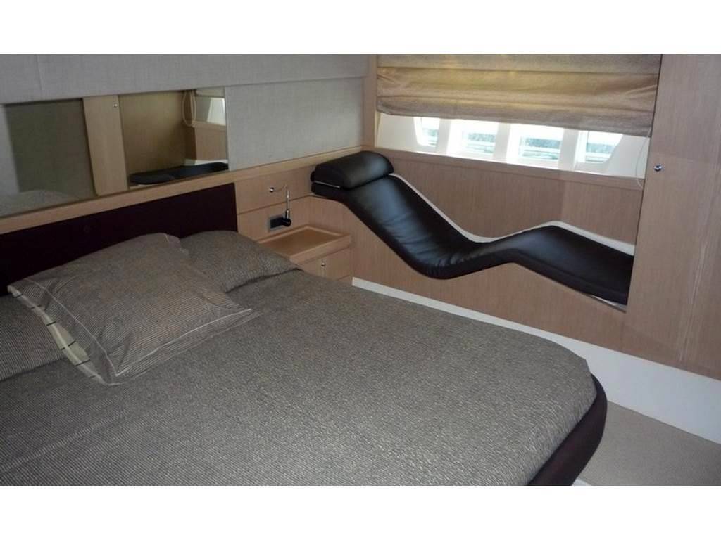 Ferretti yachts 530
