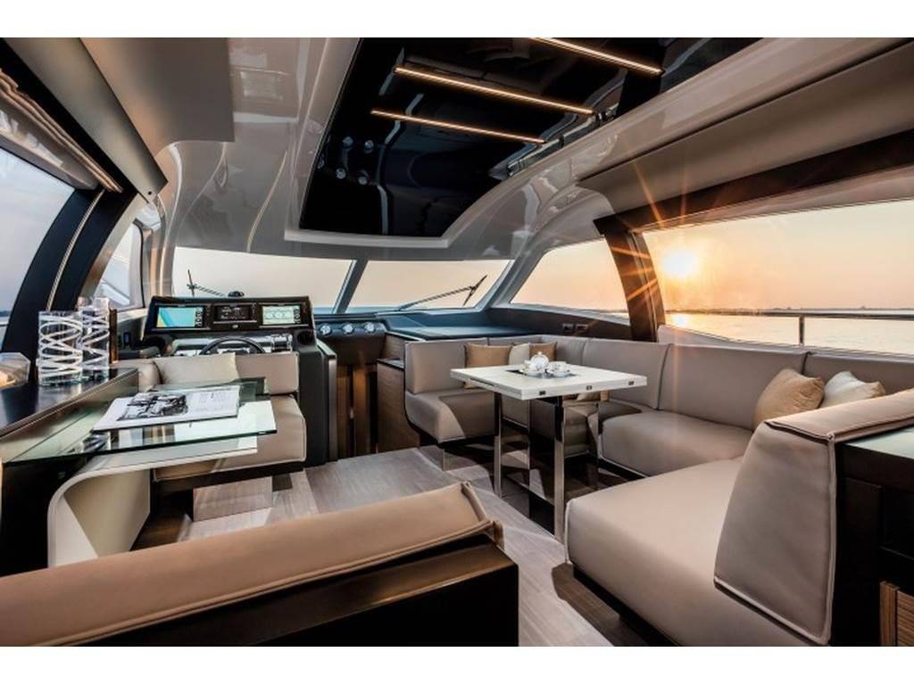 Ferretti yachts 550