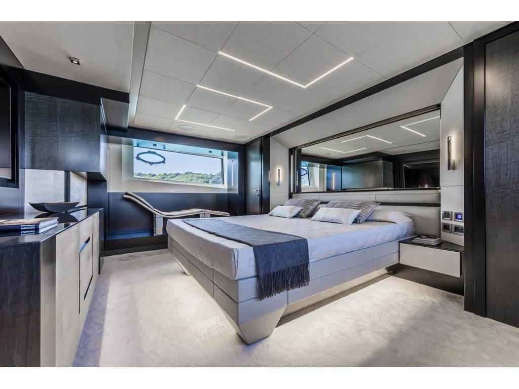 Pershing 9x