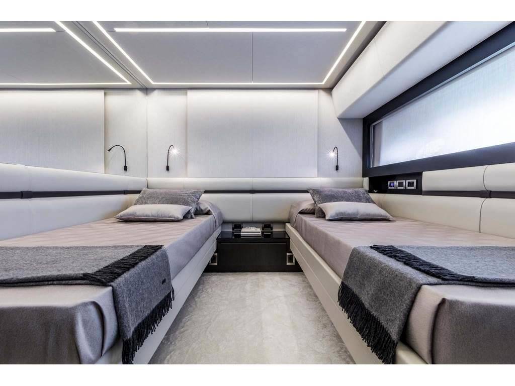 Pershing 9x