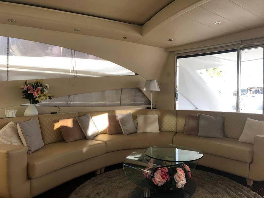 Pershing 76