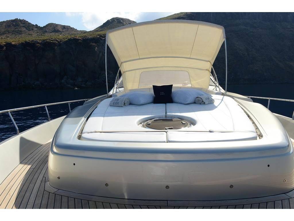 Pershing 80