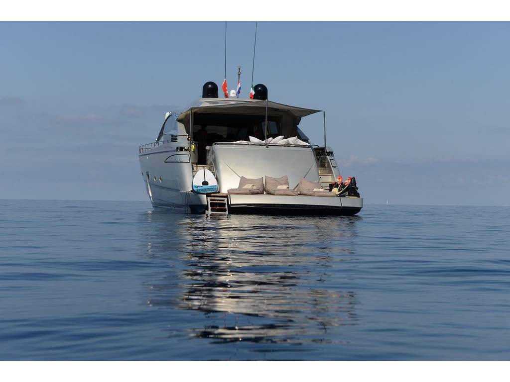 Pershing 80