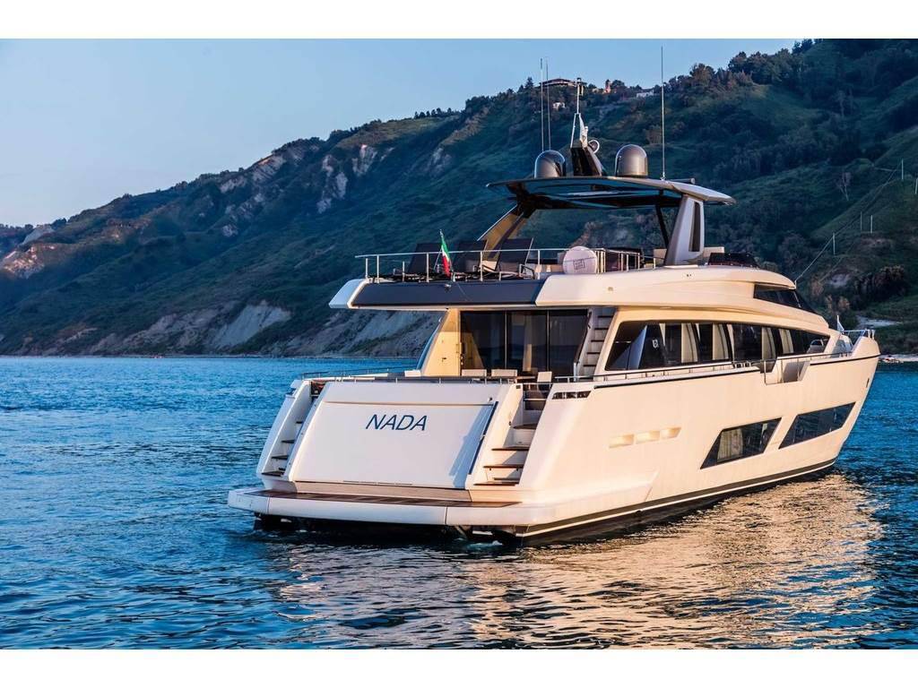 Ferretti yachts 850