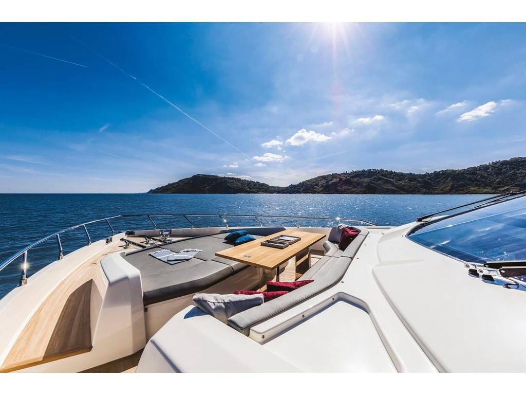 Ferretti yachts 850