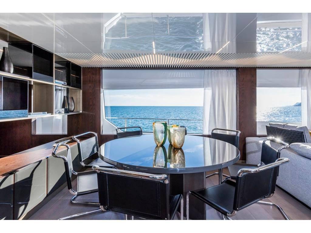 Ferretti yachts 850