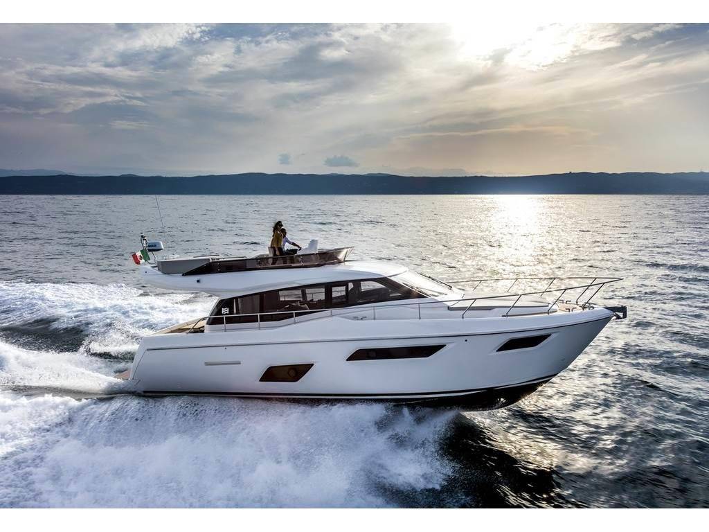 Ferretti yachts 450