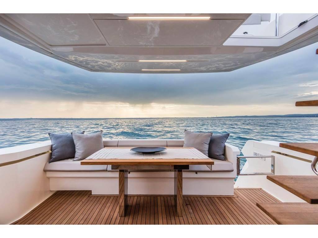 Ferretti yachts 450