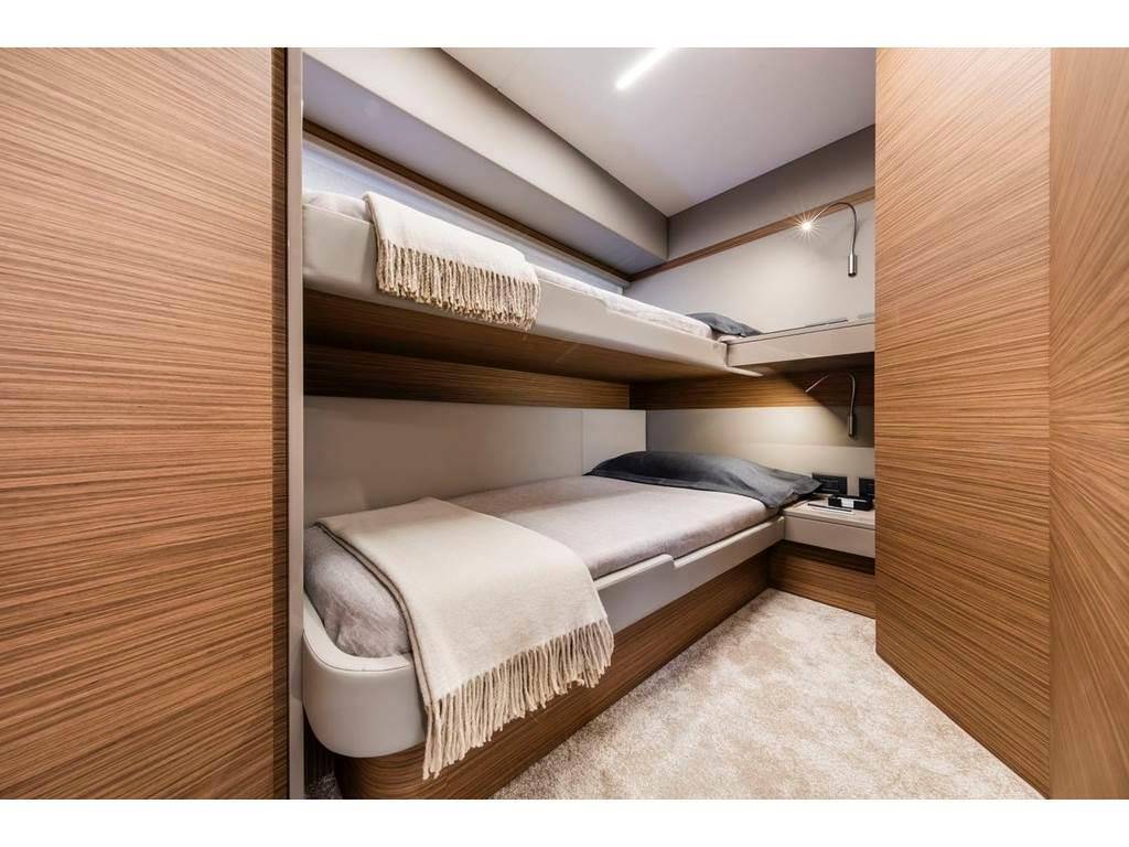 Ferretti yachts 450