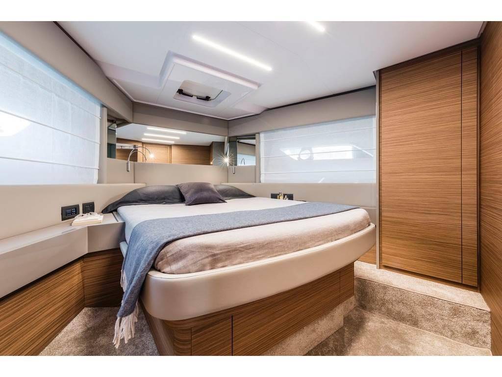 Ferretti yachts 450