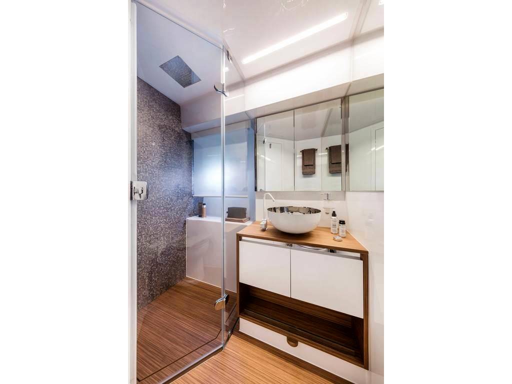Ferretti yachts 450