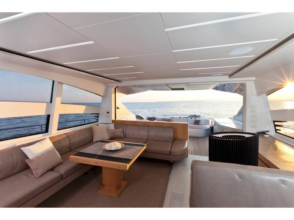 Pershing 74