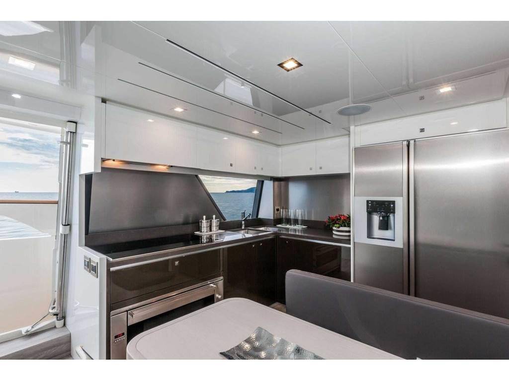 Custom line Navetta 28