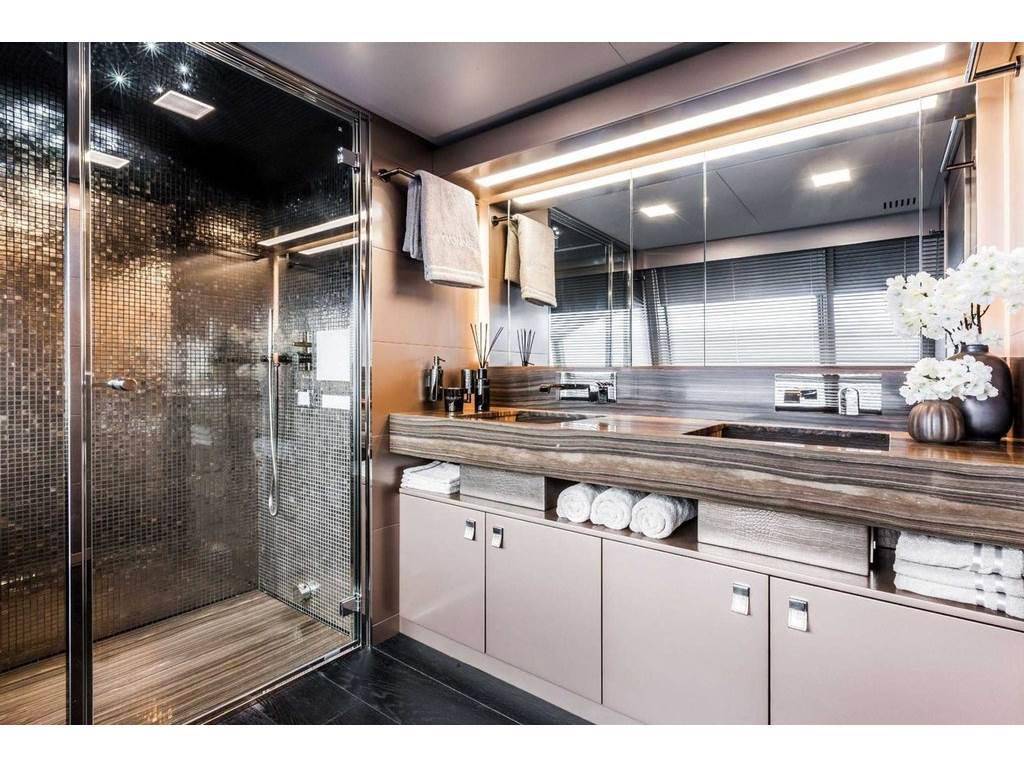 Custom line Navetta 28