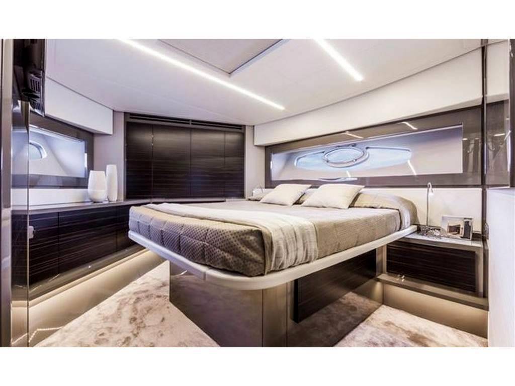 Pershing 62