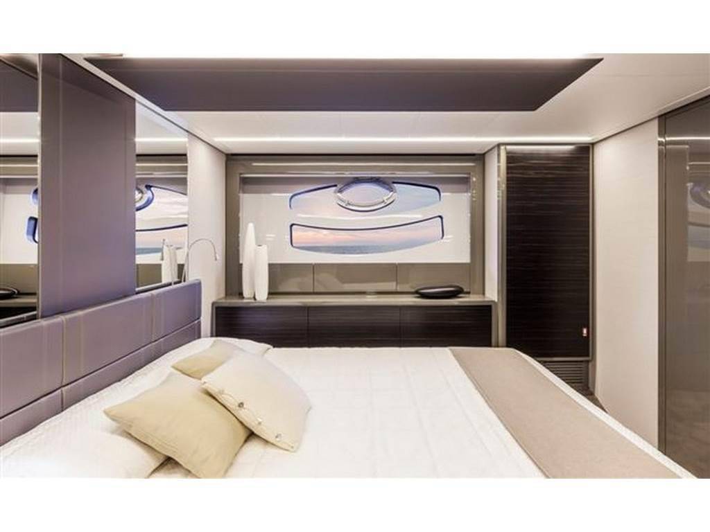 Pershing 62