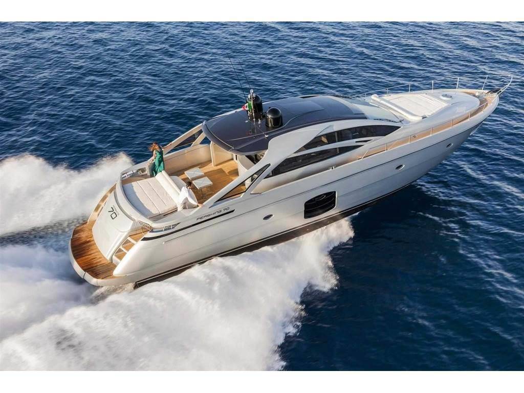 Pershing 70