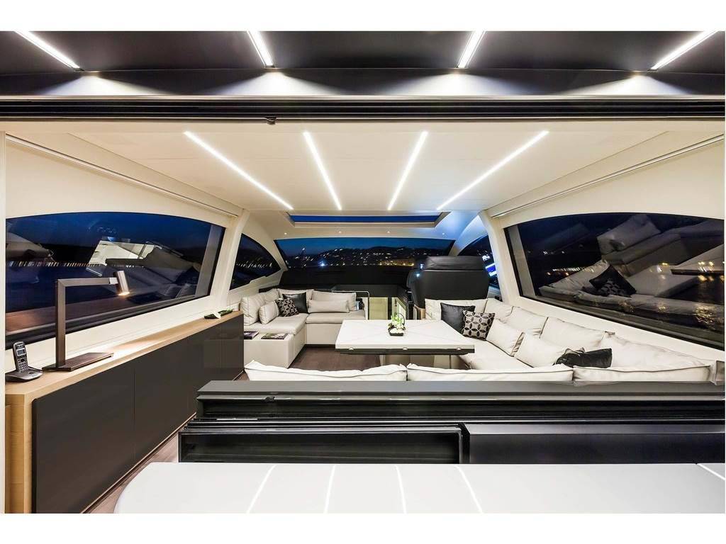 Pershing 70