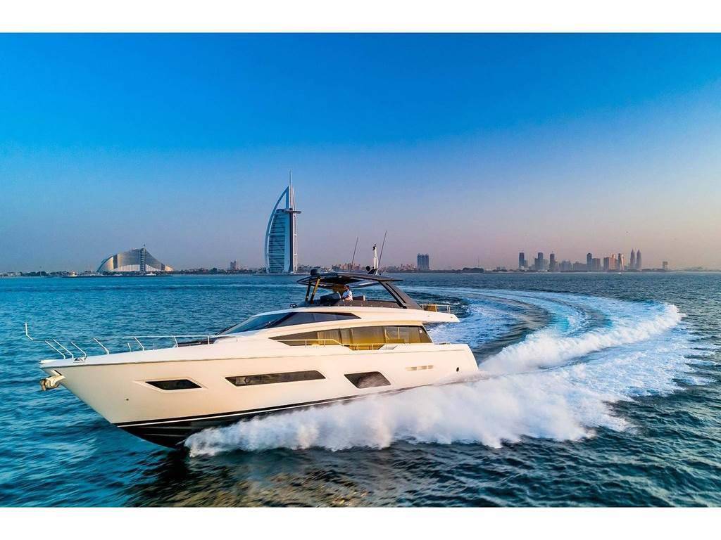 Ferretti yachts 780